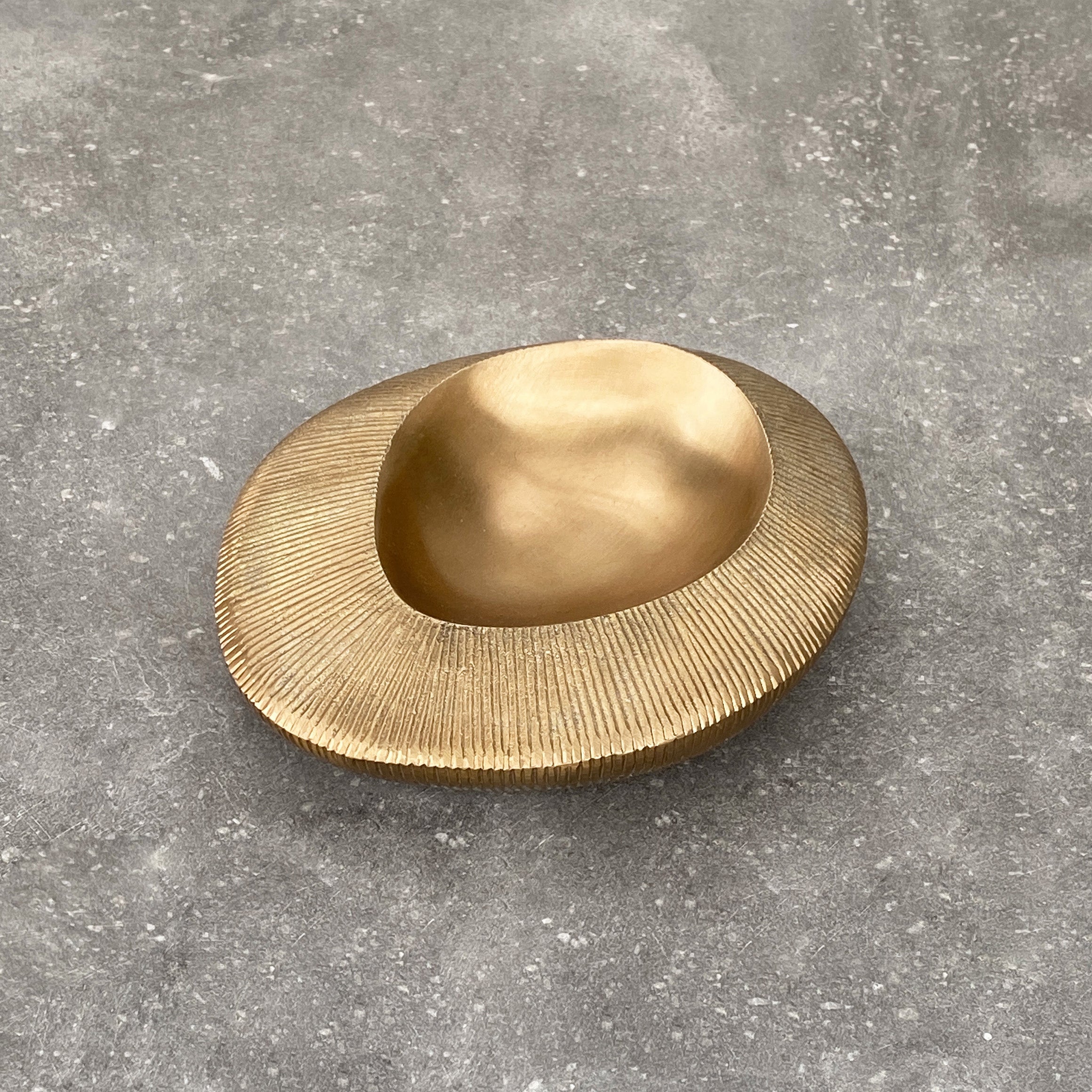 BRANDT valley bowl S in satin brass