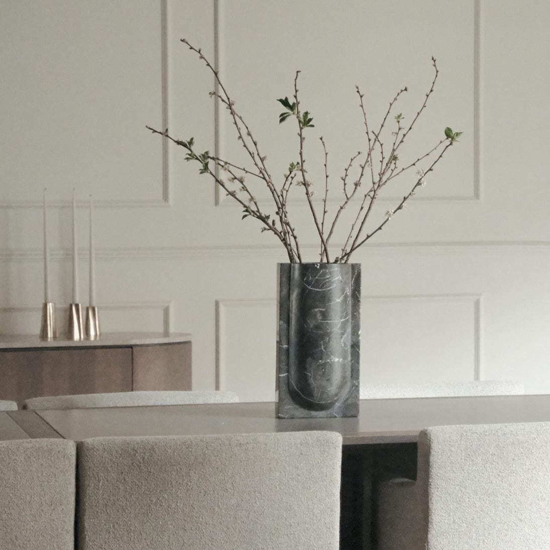 ARC vase sin size medium in dark marble SHADOW BLACK. A true centrepiece.