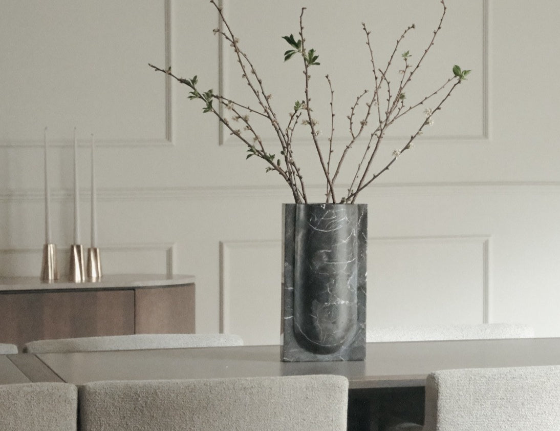 ARC vase sin size medium in dark marble SHADOW BLACK. A true centrepiece.
