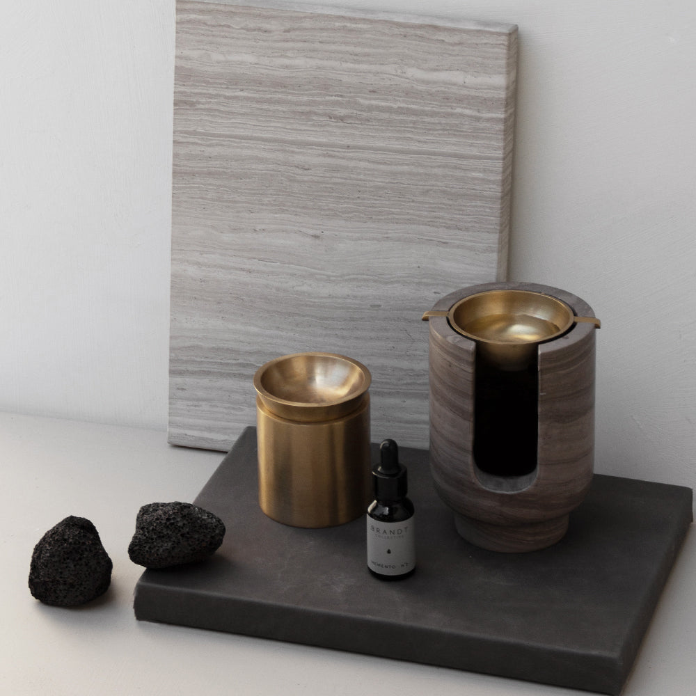 BRANDT Collective AURA Oil Burner in grey marble  Smoke Grey and satin brass bowl