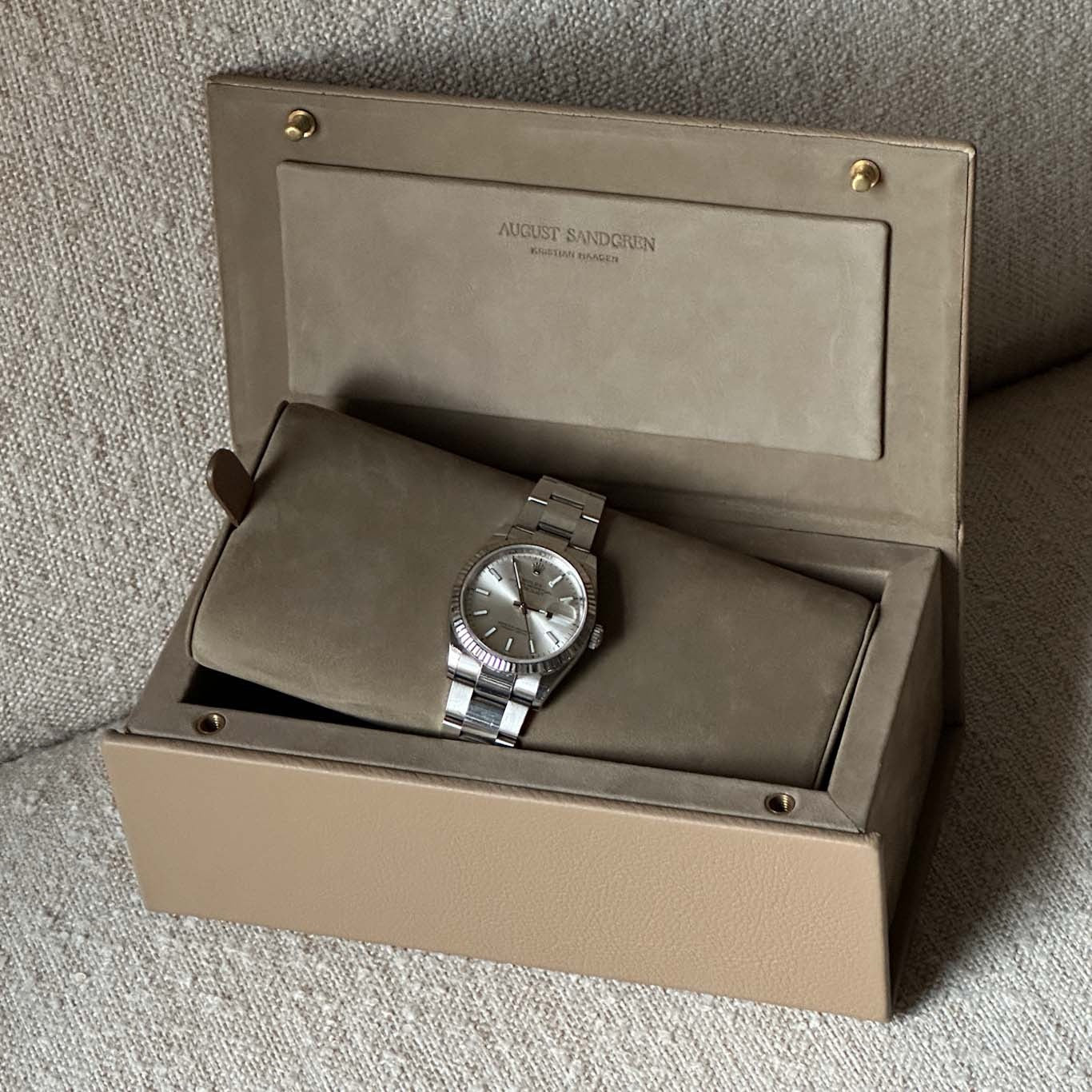 August Sandgren watchbox in light brown leather
