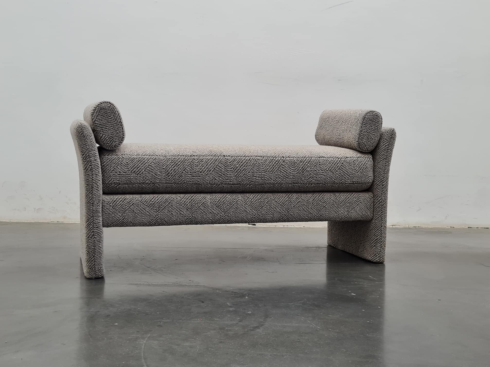 BLOOM bench (Archive PICK-UP)
