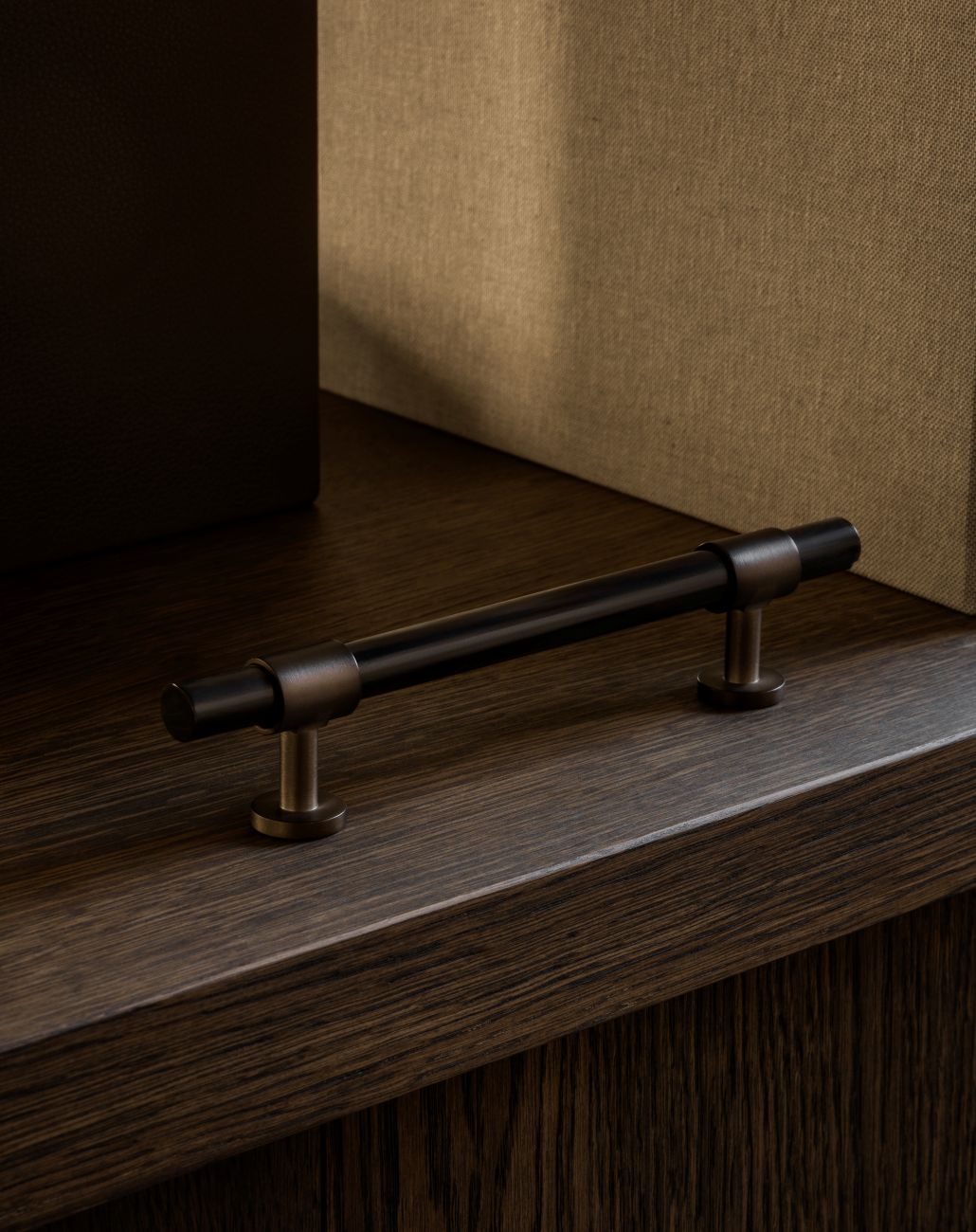SIGNATURE 20 - pull bar 188 mm - Burnished Brass – BRANDT Copenhagen