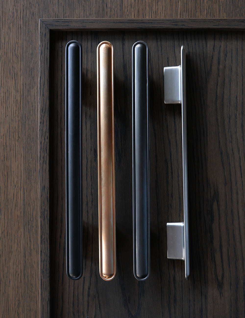 BUTTON pull bar 250 mm by BRANDT Collective. A hardware collection in collab with Norm architects consisting of knobs, T-bars and pull bars.