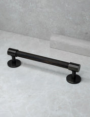 END 30 pull bar handle 160 mm in Burnished Brass/Wenge. Luxury cabinet hardware made of solid brass by BRANDT Collective. 