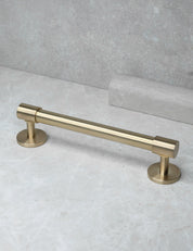 END 30 pull bar handle 160 mm in Brushed Brass/Brushed Brass. Luxury cabinet hardware made of solid brass by BRANDT Collective. 