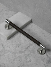 END 30 pull bar handle 192 mm in Brushed Nickel/Wenge. Luxury cabinet hardware made of solid brass by BRANDT Collective. 