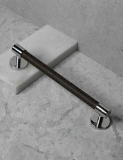 END 30 pull bar handle 192 mm in Polished Nickel/Wenge. Luxury cabinet hardware made of solid brass by BRANDT Collective. 