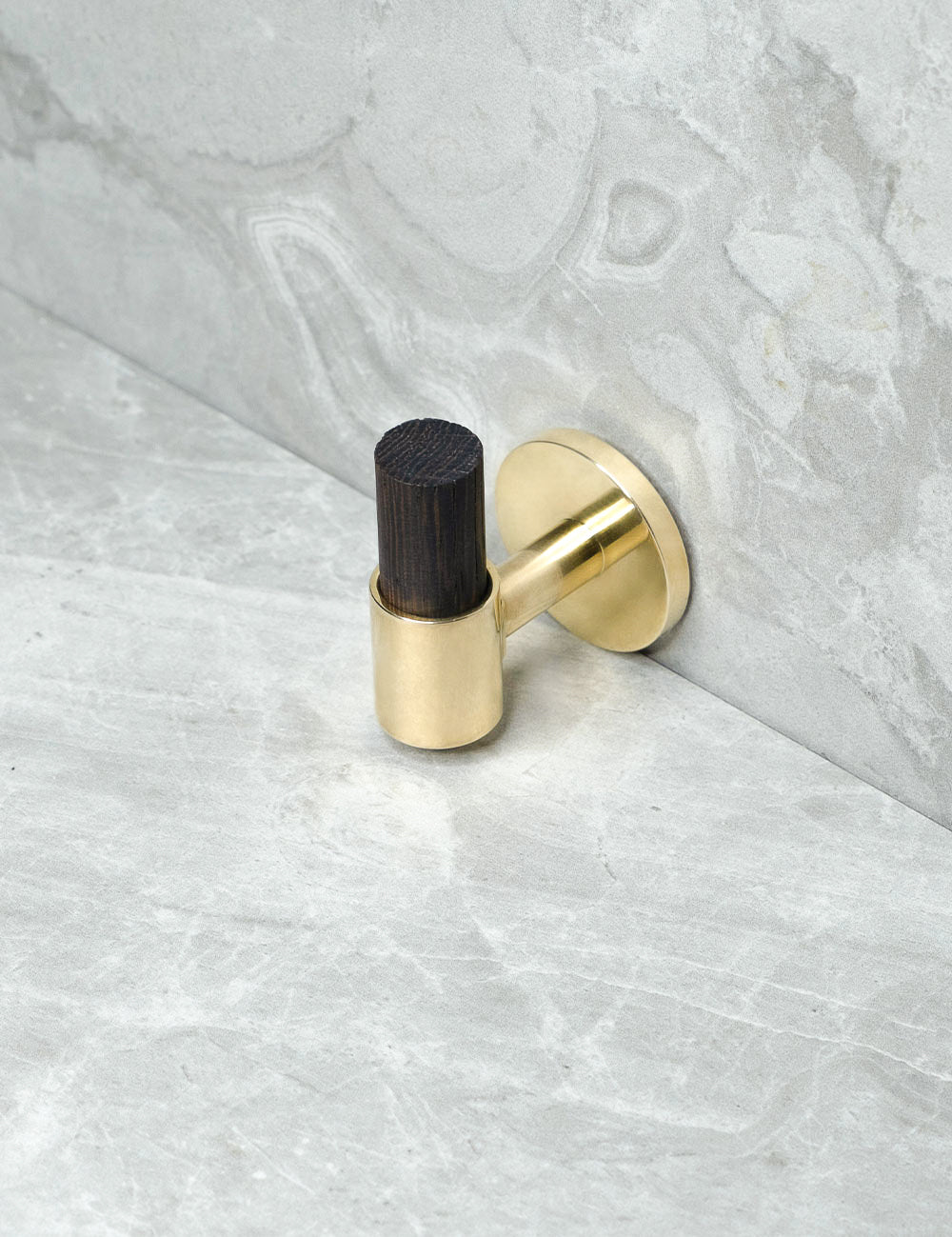 SIGNATURE 30 END knob in Polished Brass/Wenge. Luxury cabinet hardware made of solid brass by BRANDT Collective.