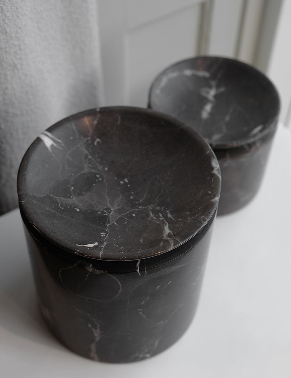 BRANDT Collective EDO canister L in black marble Shadow Black.