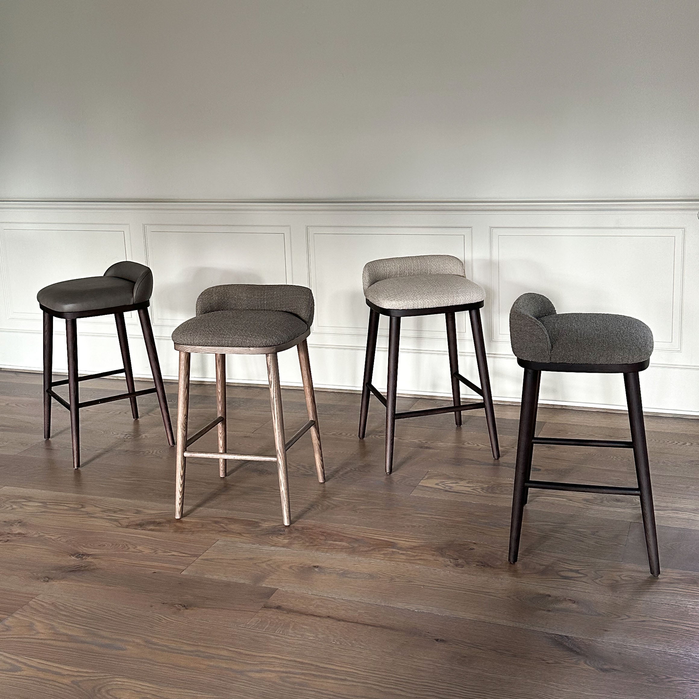 CAINE barstool with dark brown legs and leather in greige – BRANDT