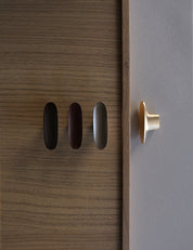 LEAF T-bar - Satin Brass