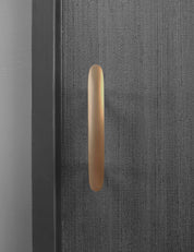 LEAF pull bar 160 mm in brass by BRANDT Collective and Norm architects. Kitchen handle in solid brass.