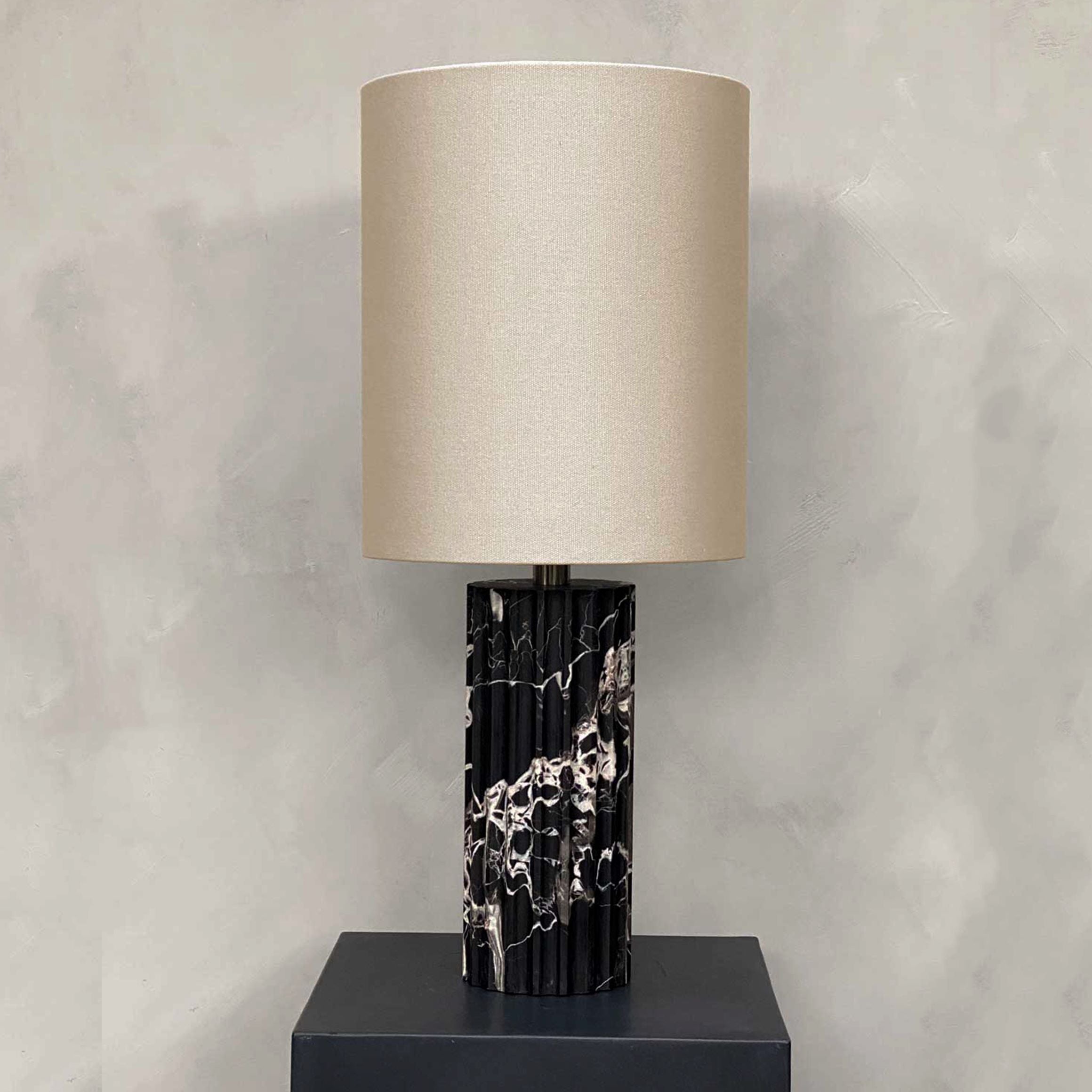 BRANDT Collective COLONNADE table lamp in black marble with beige shade