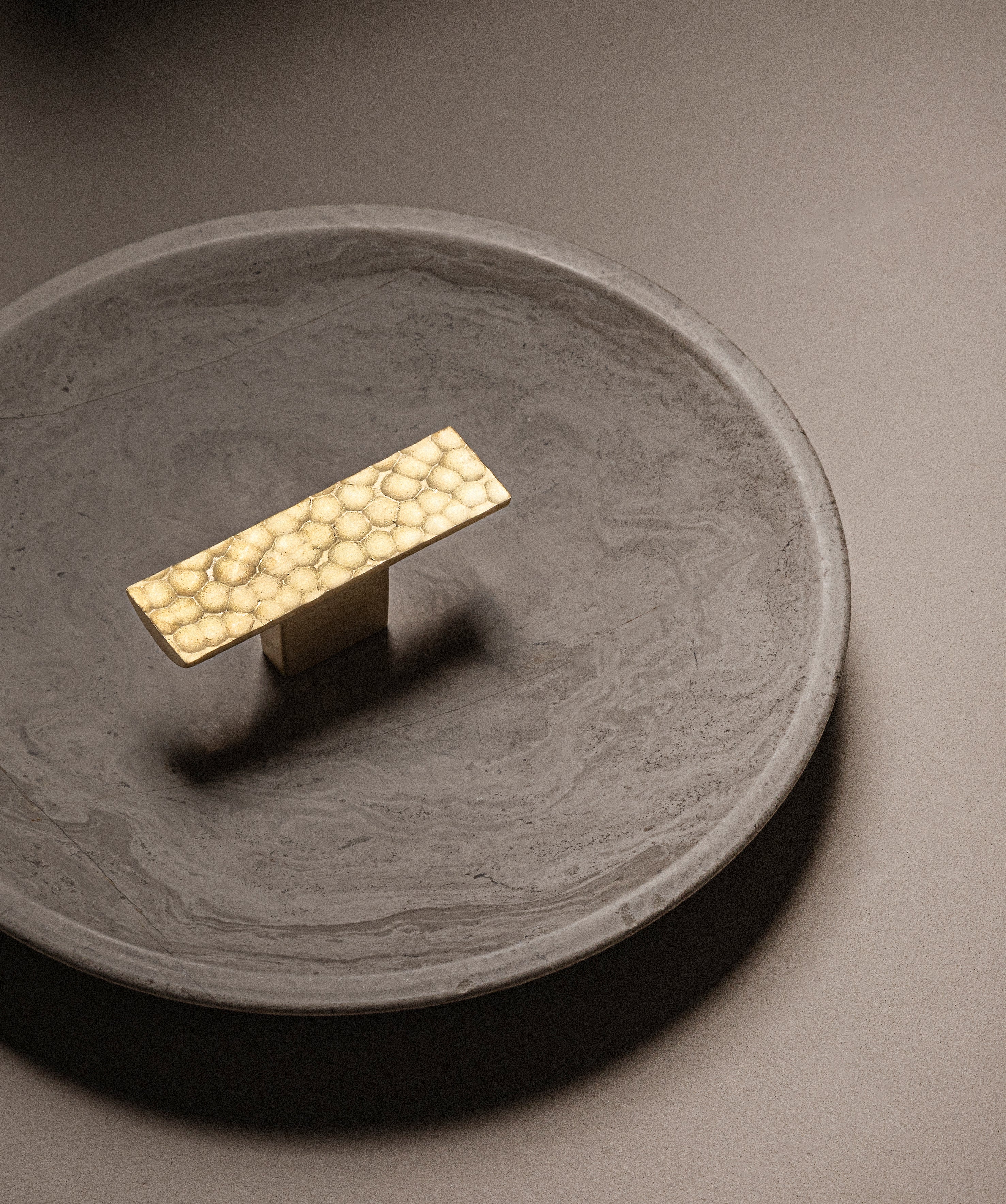 CARVE T-bar in Satin Brass by BRANDT Collective. A hardware collection in collab with Norm architects consisting of T-bars and pull bars.