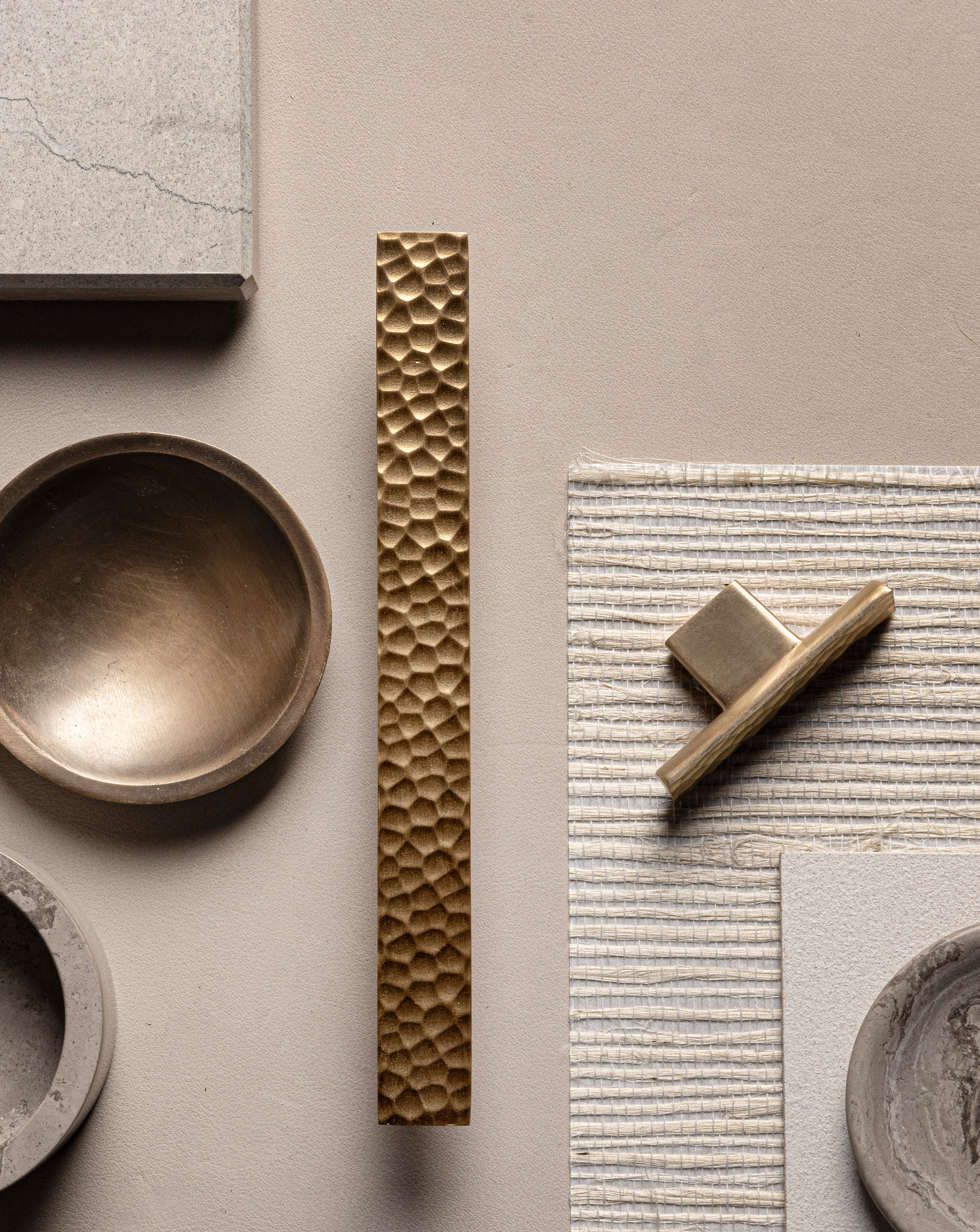 BRANDT Copenhagen CARVE pull bar in satin brass