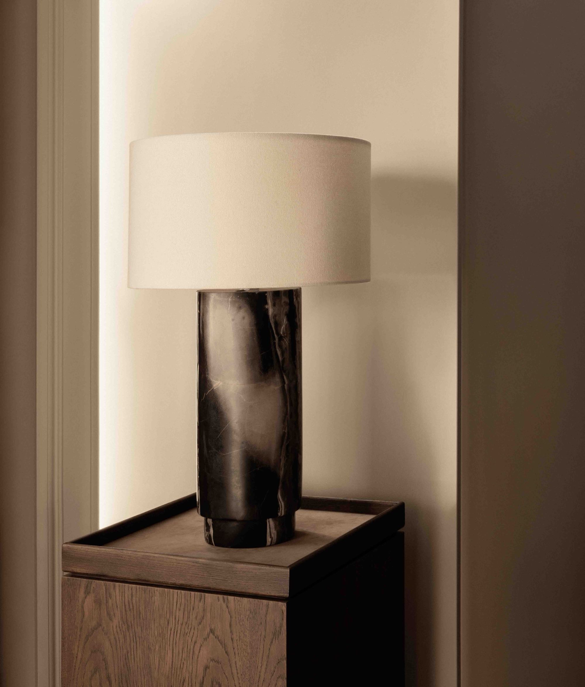 PortoroBlackTableLamp_09f1b208-dc54-4a1c-b60f-0b8250a7cc2b.jpg