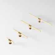 REFINED T-bar 107 mm in polished brass and oak by BRNADT Collective hardware