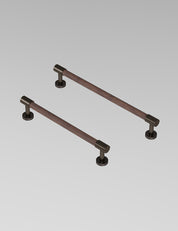 SIGNATURE slim END pull bar 154 mm in Burnished Brass/Wenge. Modern cabinet hardware made of solid brass by BRANDT Collective.
