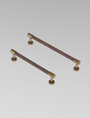 SIGNATURE slim END pull bar 154 mm in Satin Brass/Wenge. Modern cabinet hardware made of solid brass by BRANDT Collective.