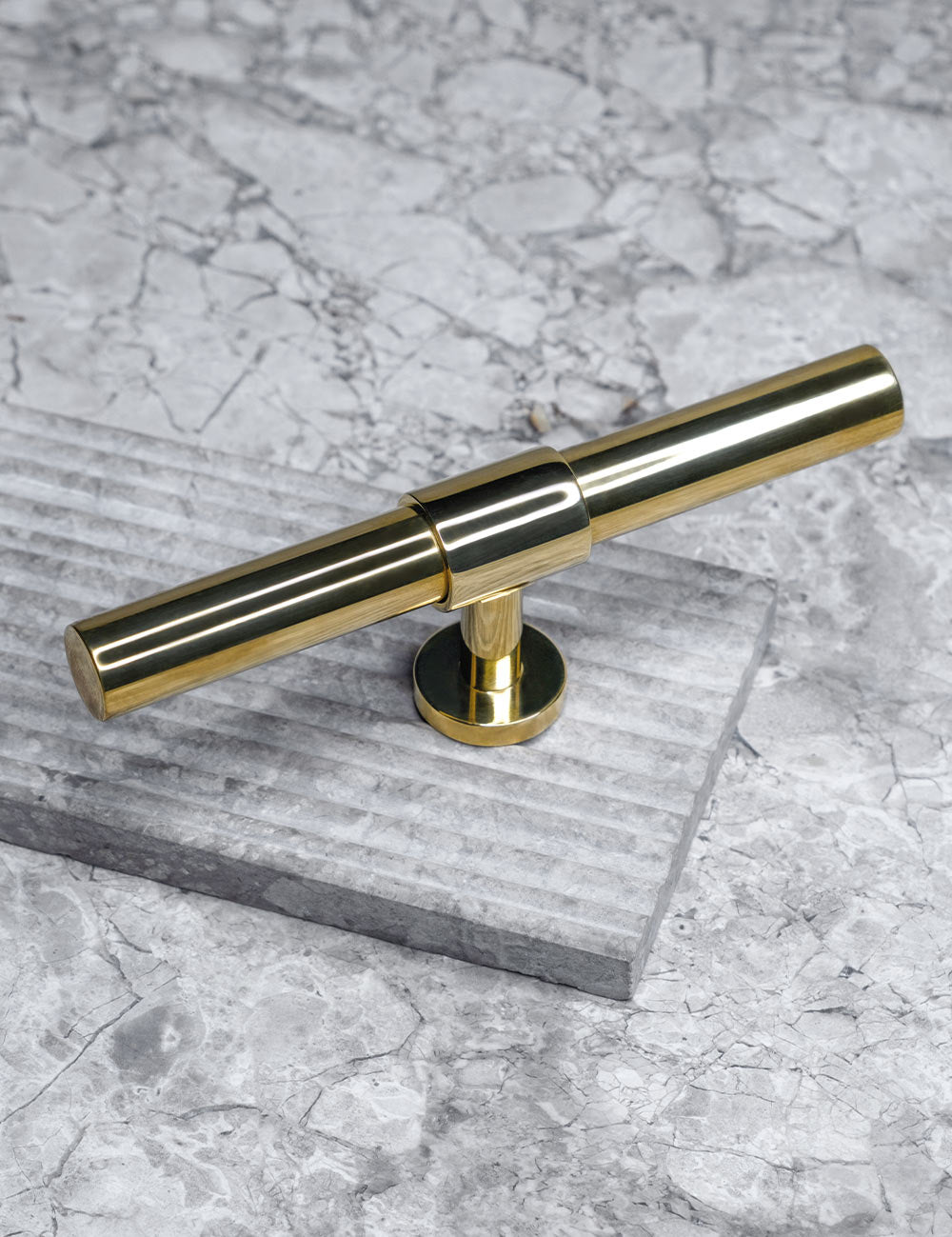 Polished Brass. Luxury cabinet hardware made of solid brass by BRANDT Collective. 