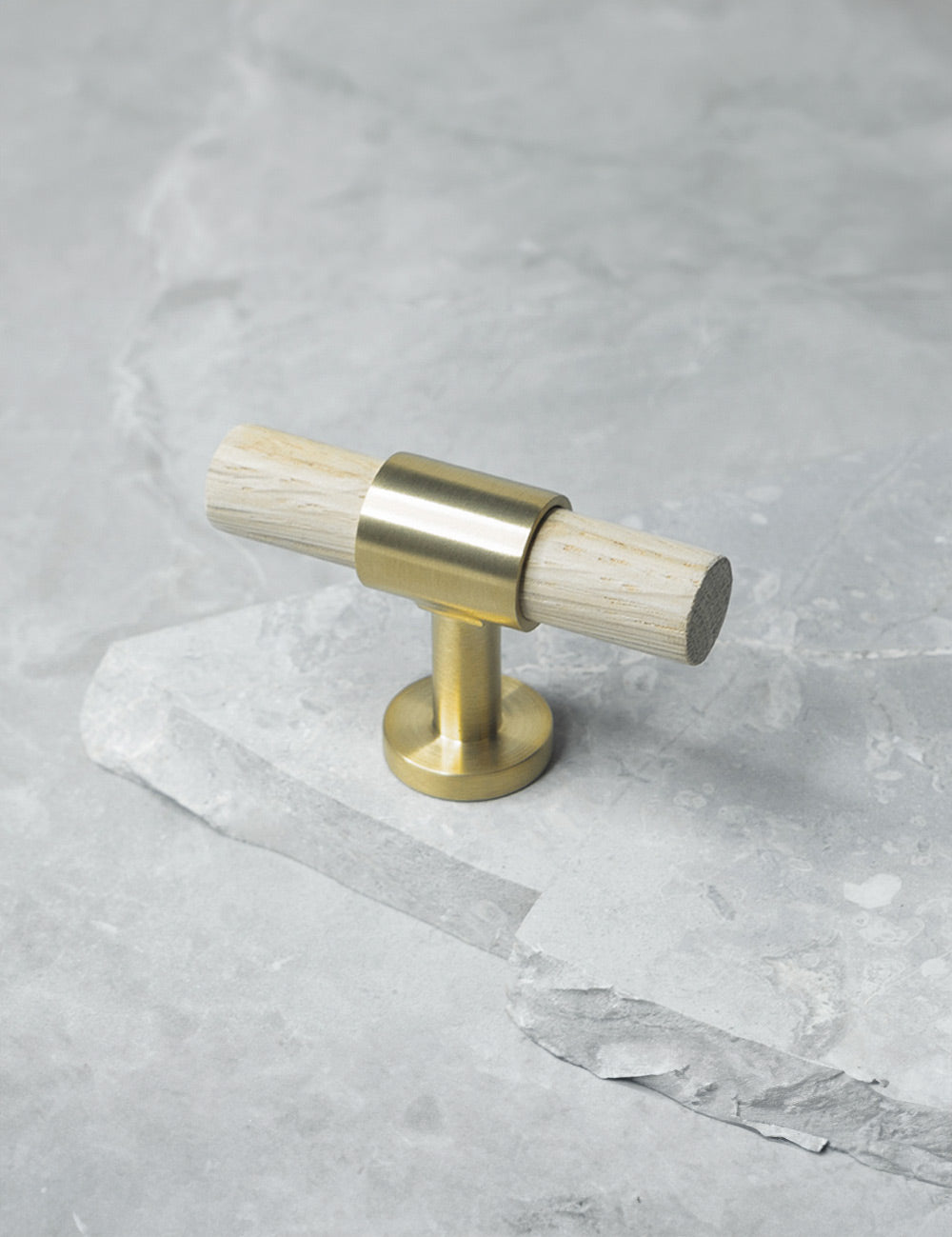 Oak. Luxury kitchen hardware made of solid brass by BRANDT Collective. 