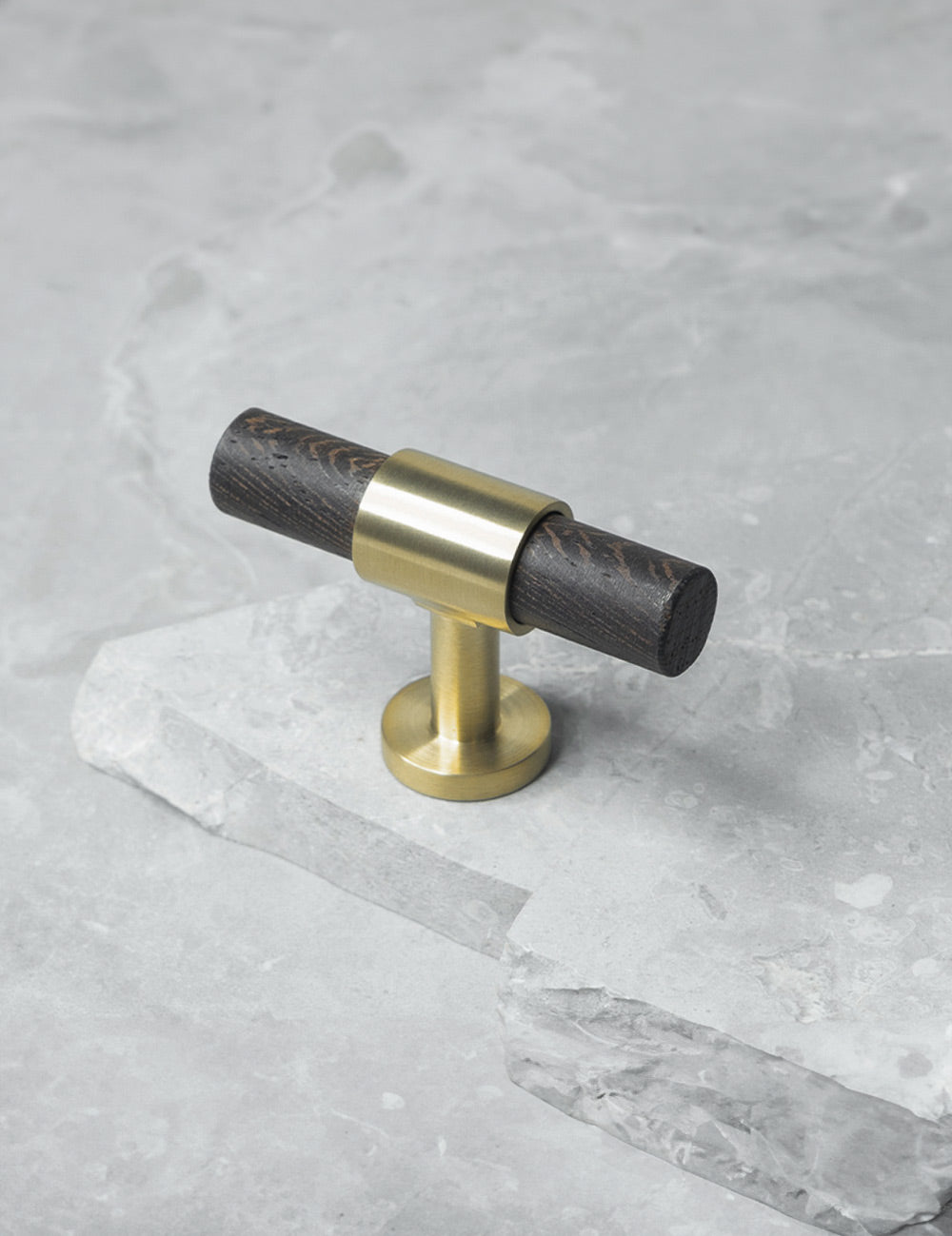 Wenge. Luxury kitchen hardware made of solid brass by BRANDT Collective. 