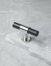 SIGNATURE 20 T-bar handle 60 mm in Brushed Nickel/Black Horn. Luxury kitchen hardware made of solid brass by BRANDT Collective. 