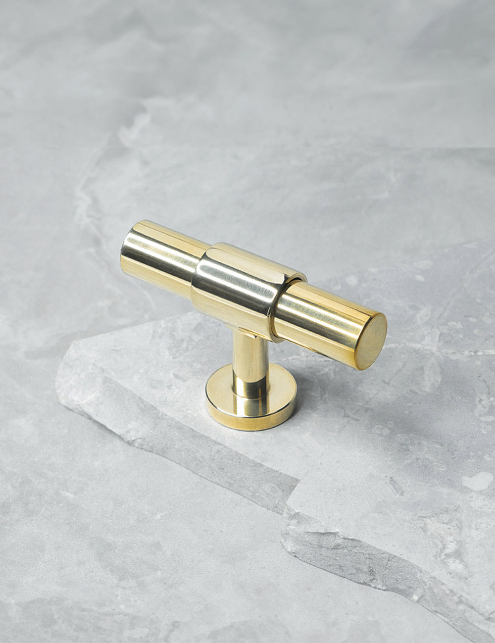 Polished Brass. Luxury kitchen hardware made of solid brass by BRANDT Collective.