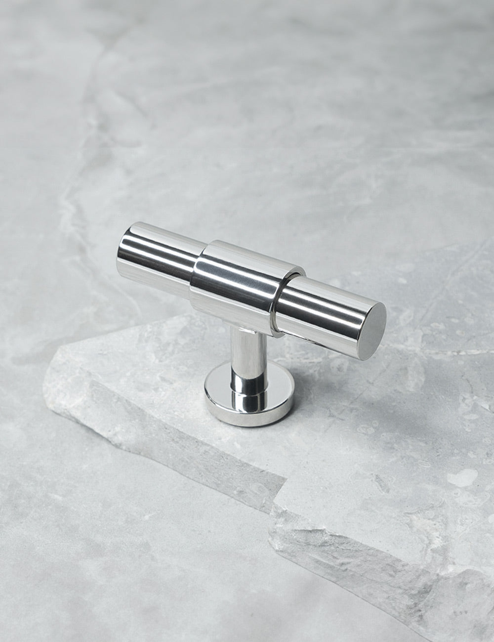 Polished Nickel. Luxury kitchen hardware made of solid brass by BRANDT Collective. 