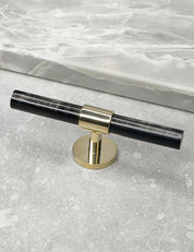 SIGNATURE 30 T-bar handle 113 mm in Polished Brass/Black Horn. Luxury cabinet hardware made of solid brass by BRANDT Collective. 