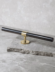 SIGNATURE 30 T-bar 188mm in Polished Brass/Black Horn. Luxury cabinet hardware made of solid brass by BRANDT Collective.