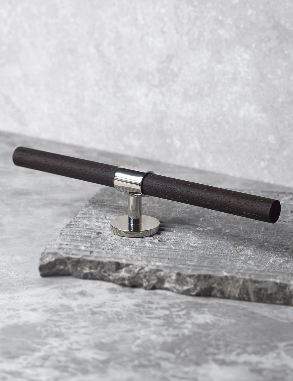 SIGNATURE 30 T-bar handle 188 mm in Polished Nickel/Wenge. Luxury cabinet hardware made of solid brass by BRANDT Collective.