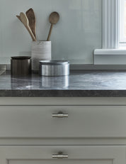 SIGNATURE 20 T-bar handle 60 mm in Brushed Nickel/Brushed Nickel. Luxury kitchen hardware made of solid brass by BRANDT Collective. 