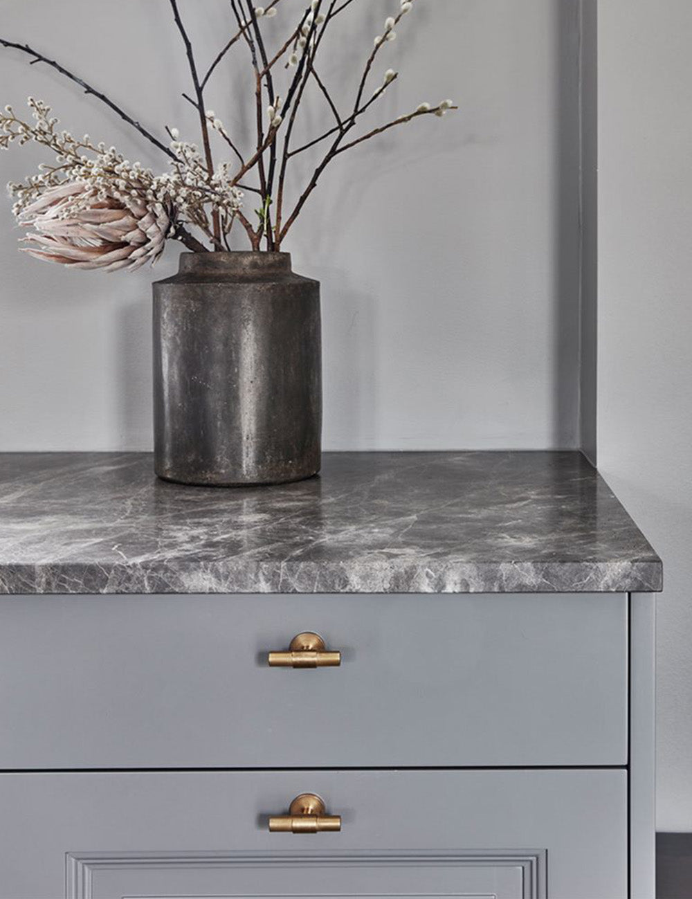 Satin Brass. Luxury kitchen hardware made of solid brass by BRANDT Collective.
