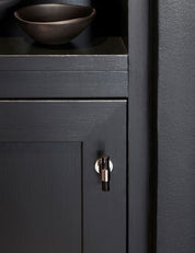 SIGNATURE 30 T-bar 60 mm in Polished Brass/Black Horn. Luxury kitchen hardware made of solid brass by BRANDT Collective.