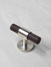 SIGNATURE 30 T-bar 60 mm in Satin Nickel/Wenge. Luxury kitchen hardware made of solid brass by BRANDT Collective.