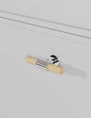 Cabinet handle SIGNATURE slim T-bar 54 mm in Polished Nickel / Oak. Modern luxury kitchen cabinet handles made of solid brass by BRANDT Copenhagen.