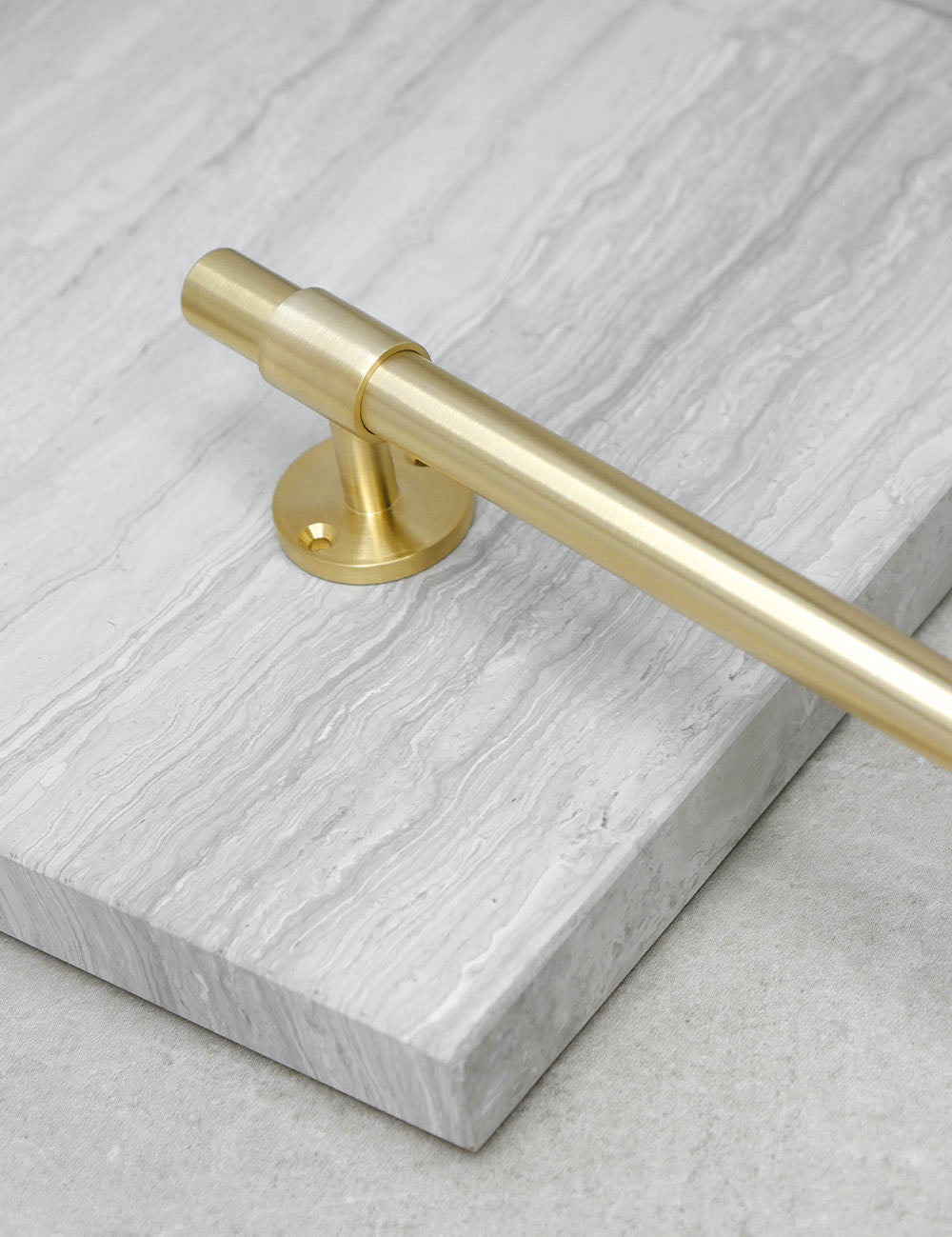 Brushed Brass. Luxury kitchen hardware made of solid brass by BRANDT Collective. 