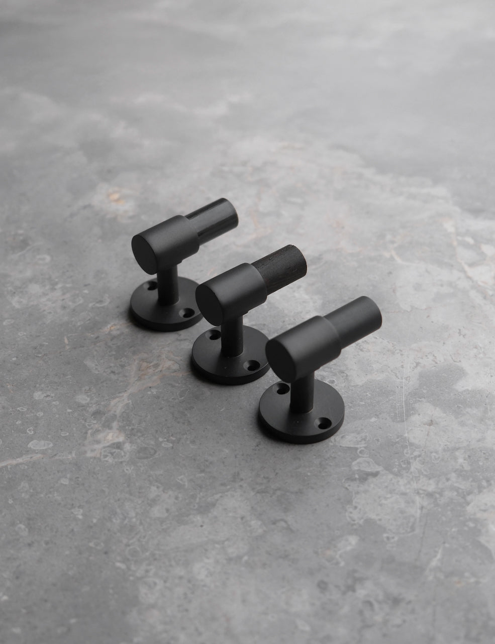 Signature_Hooks_Nearly_Black_Family.jpg