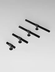 SIGNATURE 20 T-bar handle 113 mm in Nearly Black/Black Horn. Luxury cabinet hardware made of solid brass by BRANDT Collective. 