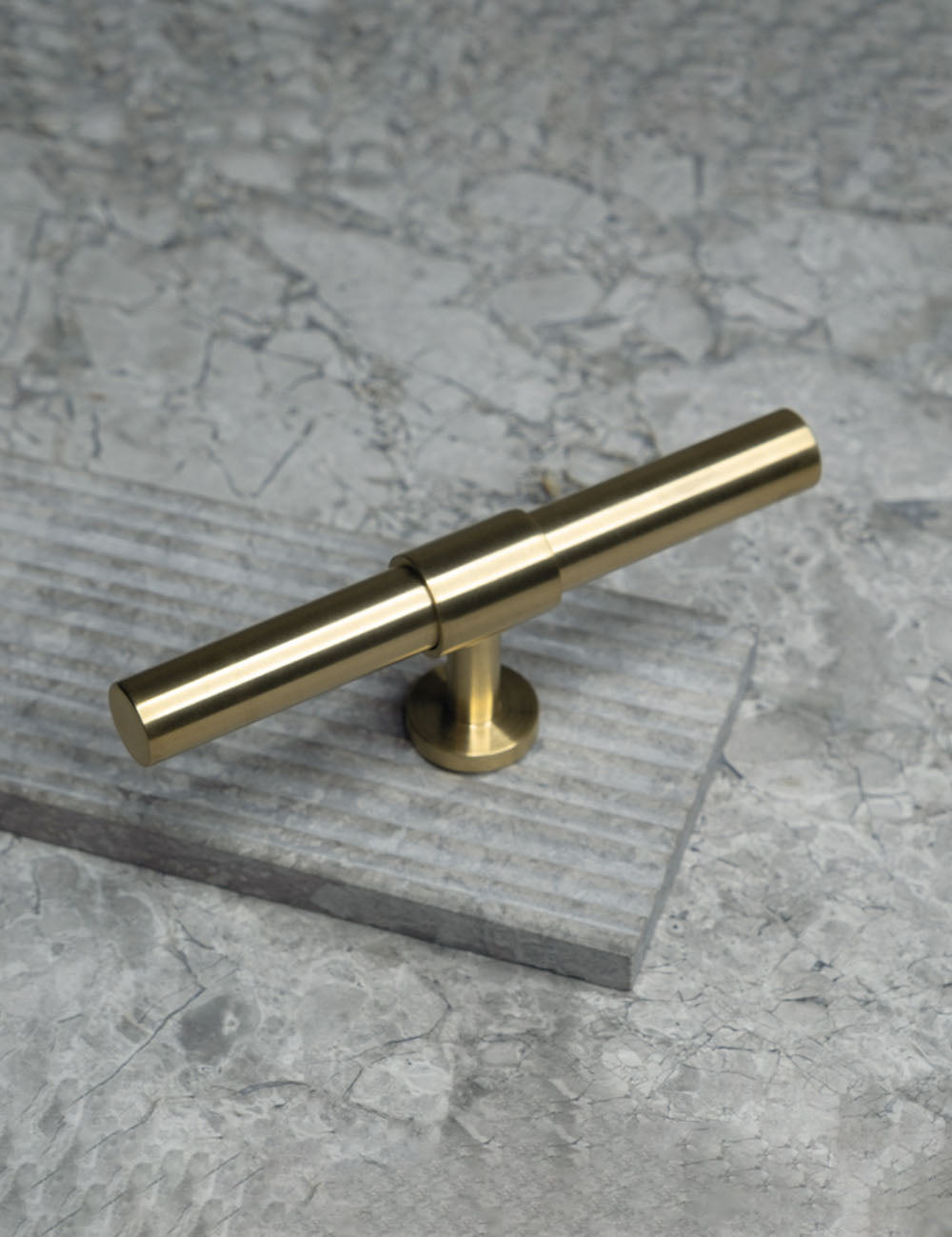 Satin Brass. Luxury cabinet hardware made of solid brass by BRANDT Collective. 