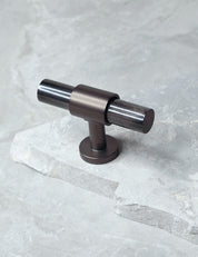 SIGNATURE 20 - T-bar handle 60 mm - Burnished Brass / Black Horn by BRANDT Copenhagen 