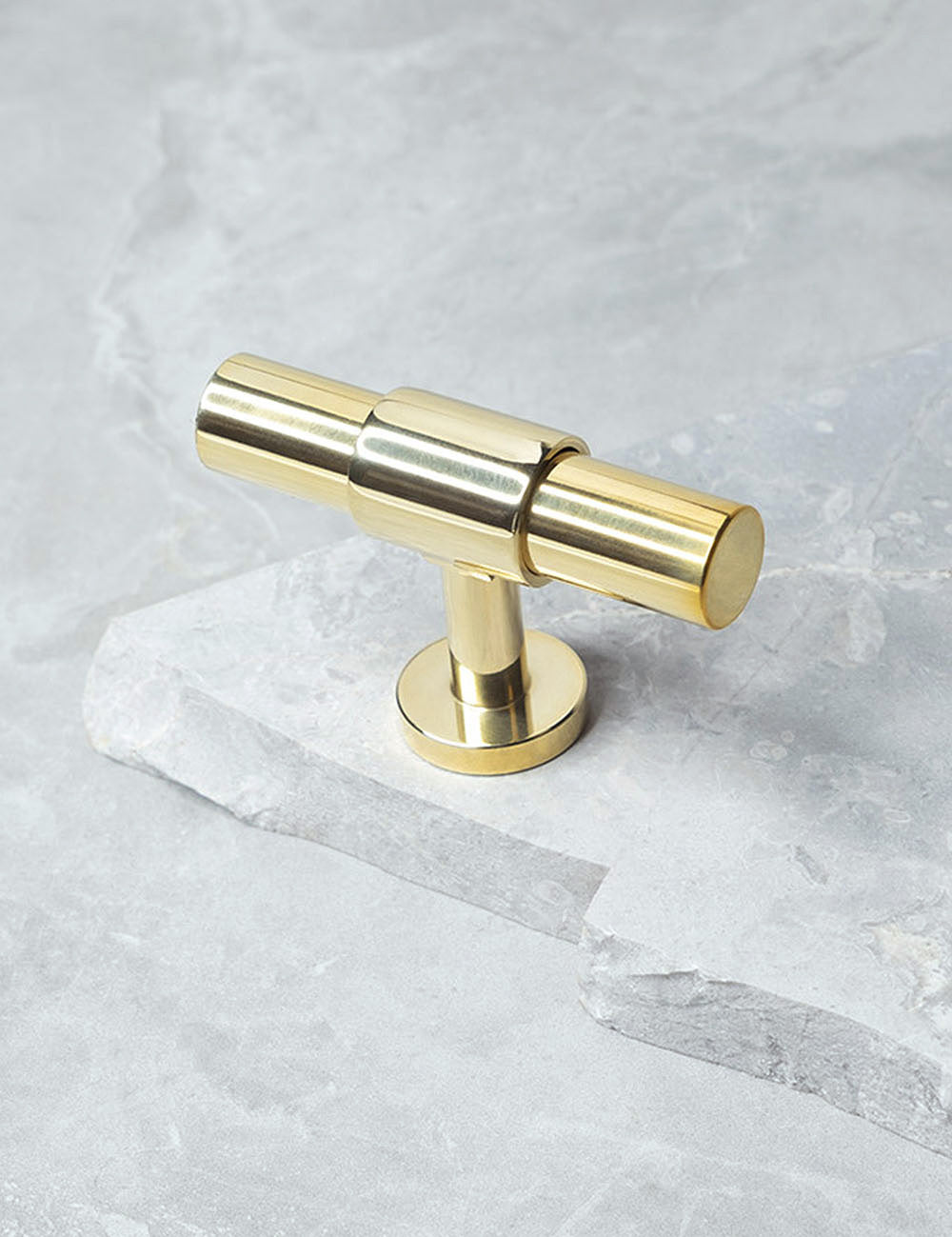 SIGNATURE 20 - T-bar handle 60 mm - Polished Brass / Polished Brass by BRANDT Copenhagen 