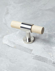 SIGNATURE 20 - T-bar handle 60 mm - Satin Nickel / Oak by BRANDT Copenhagen 