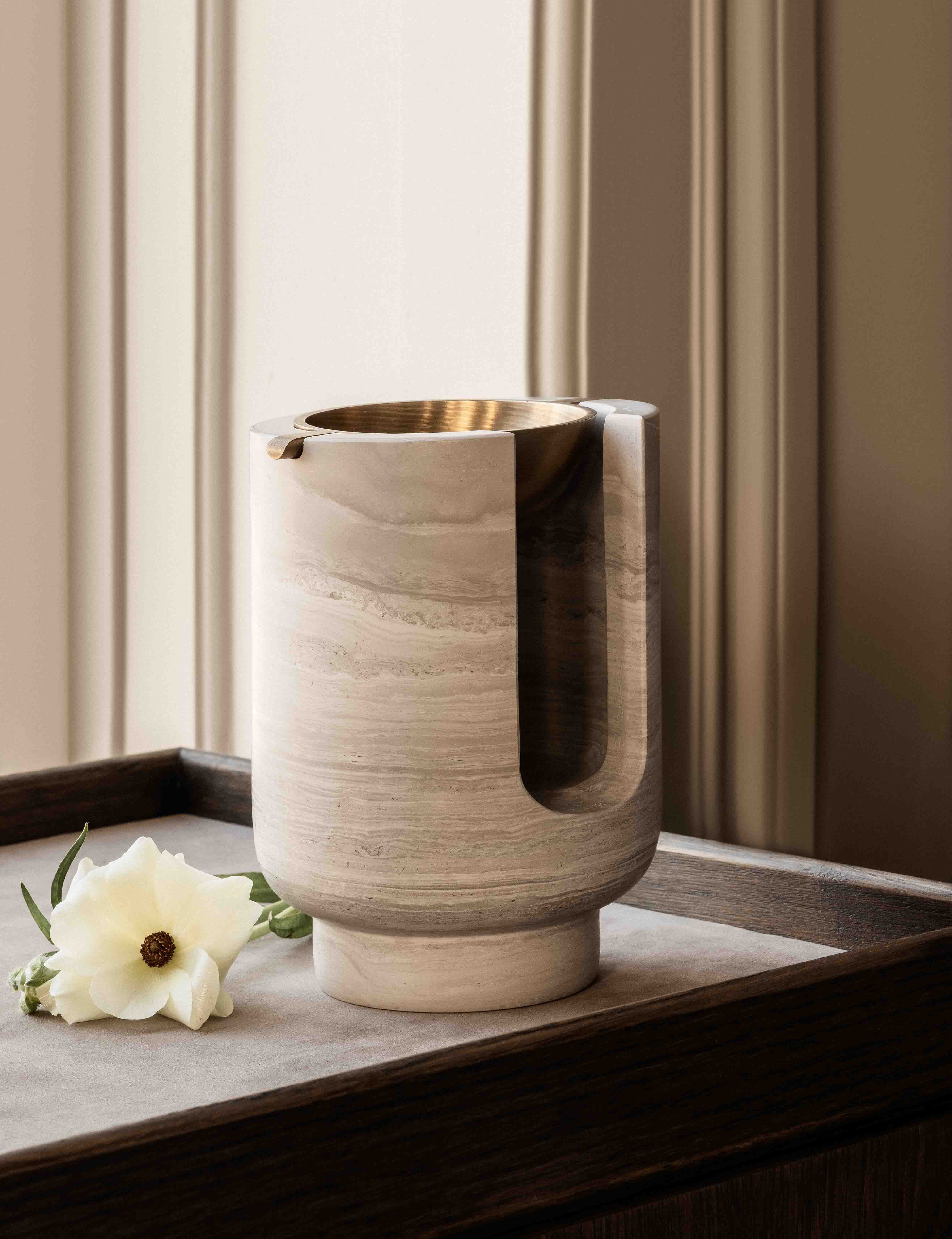 brandtcph-aura-oilburner-chalk-grey-satin-brass_1tiff.jpg