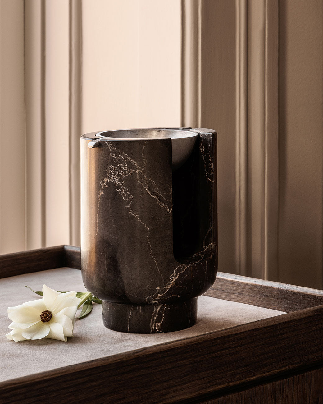 brandtcph-aura-oilburner-shadow-black-aluminium_1tiff.jpg