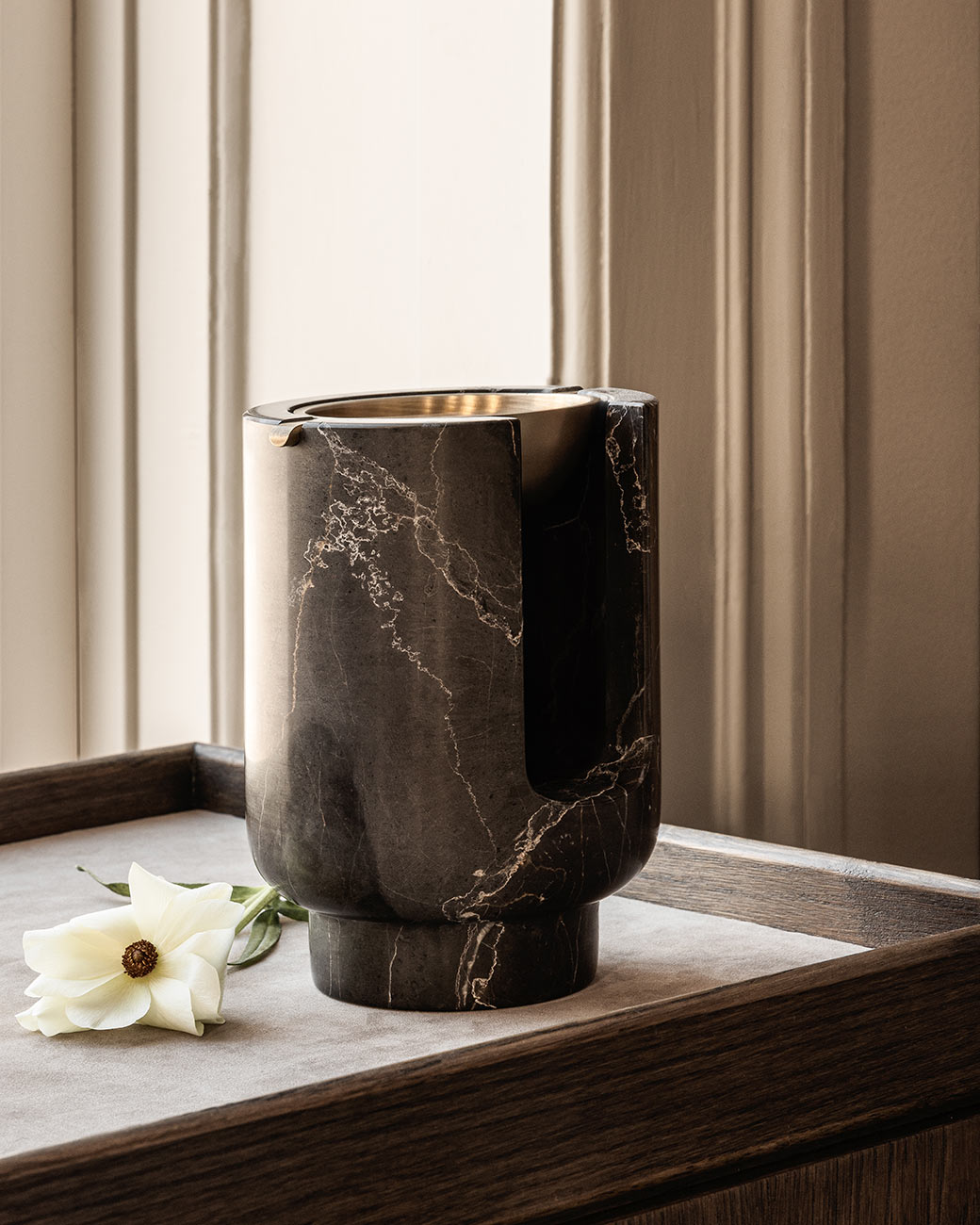 brandtcph-aura-oilburner-shadow-black-satin-brass_1tiff.jpg