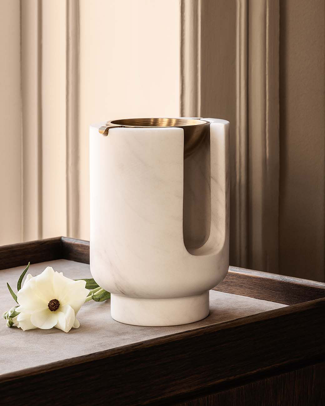 brandtcph-aura-oilburner-snow-white-satin-brass_1tiff.jpg