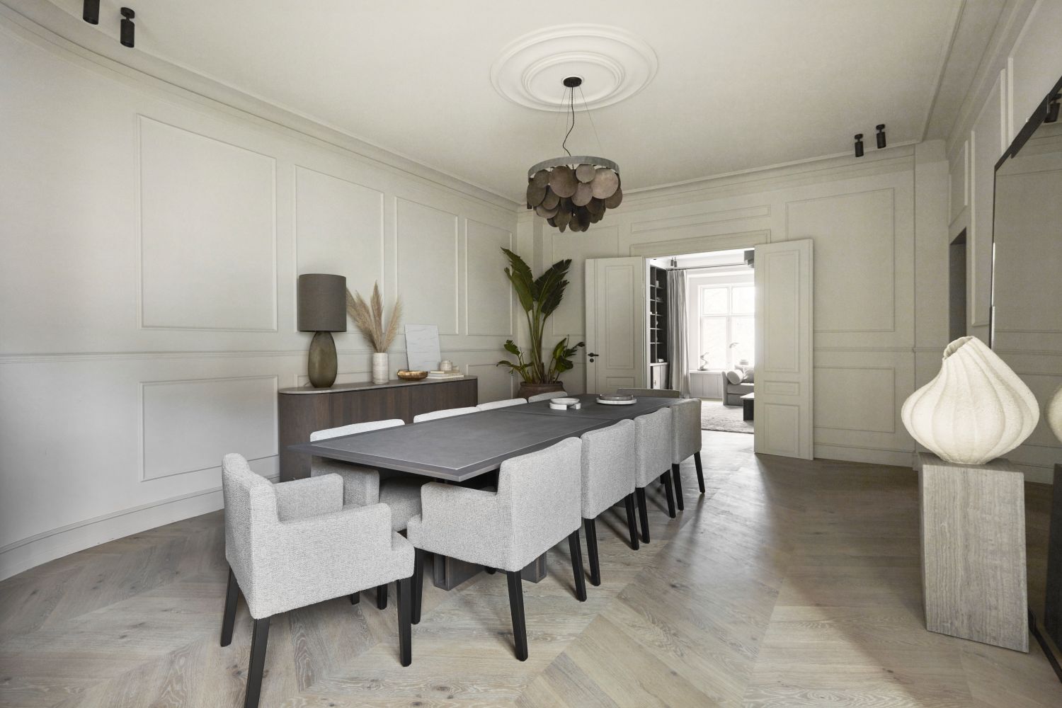 brandtcph-benji-dining-table_4_web_2272c8a8-981f-4525-88d4-42c1da757a43.jpg